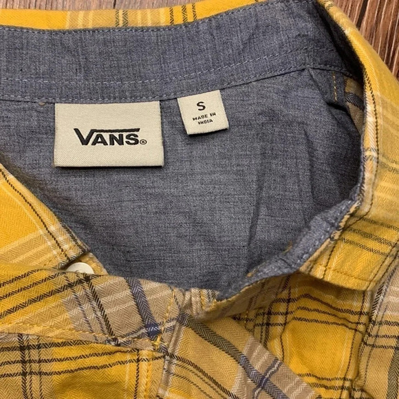 Vans Button Down Plaid Shirt NWT - Picture 10 of 10